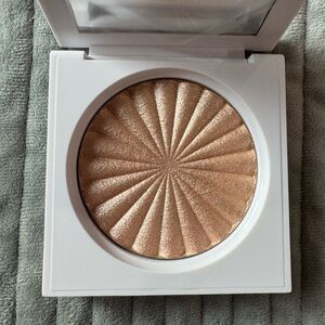 NIB OFRA Radiant Glow Highlighter in Rodeo Drive